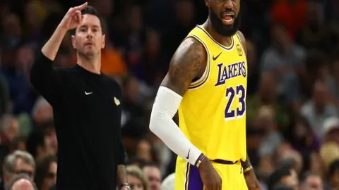 伊布膝伤恢复不顺，面临手术可能